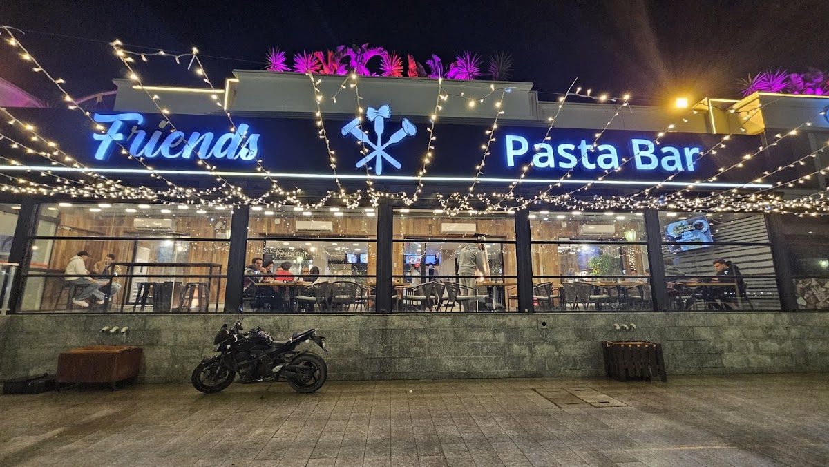 Friends Pasta Bar lac1